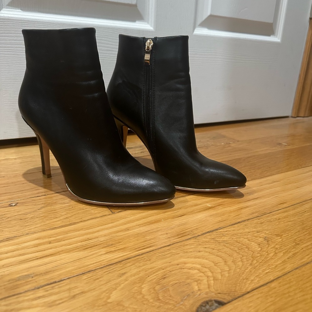 Elegant Black Ankle Boots